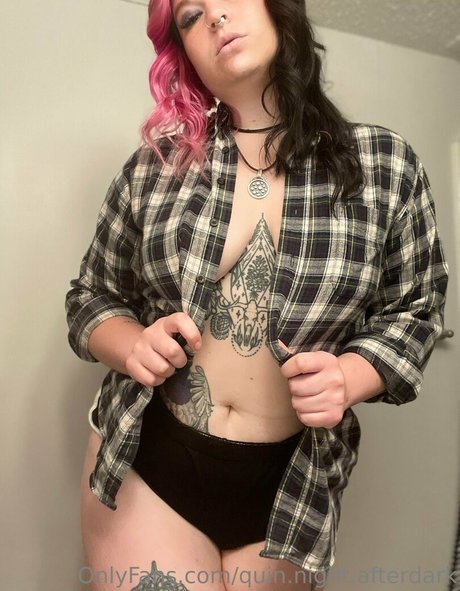 Naakte gelekte OnlyFans-foto van Quinnightafterdark