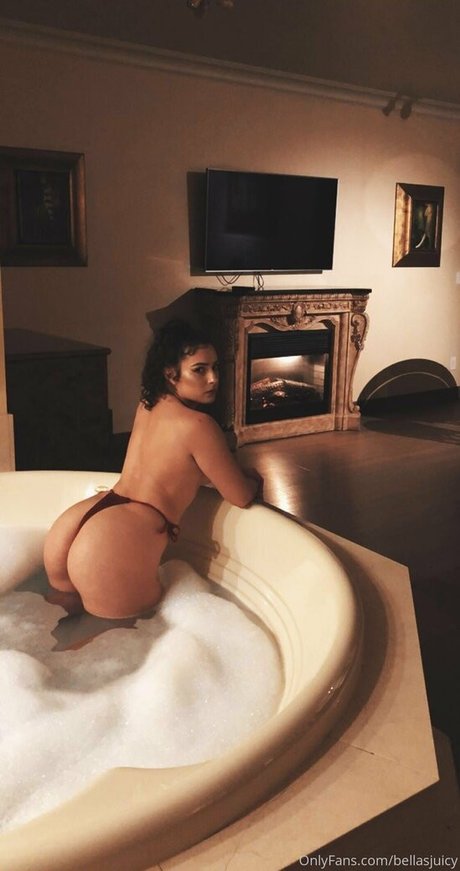 Naakte gelekte OnlyFans-foto van Bellasjuicy