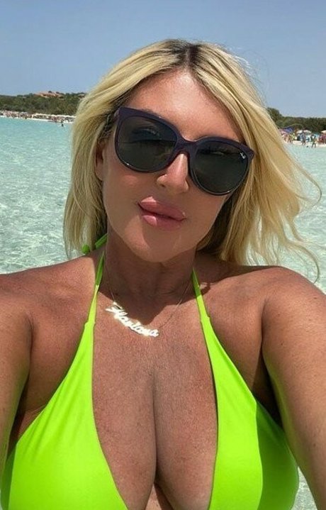 Naakte gelekte OnlyFans-foto van Flaviana Basta