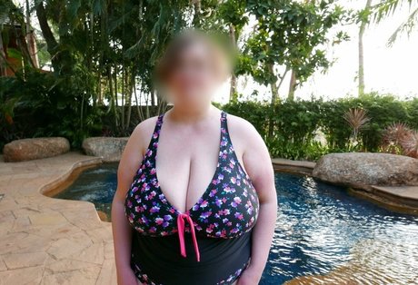 Naakte gelekte OnlyFans-foto van Beatrice