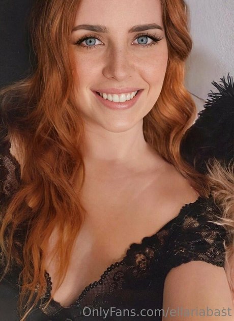 Naakte gelekte OnlyFans-foto van Ellariabast