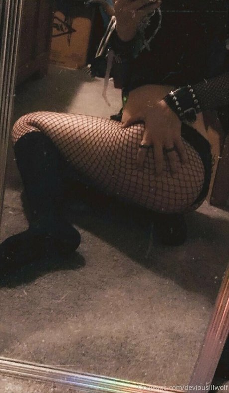 Naakte gelekte OnlyFans-foto van Deviouslilwolf