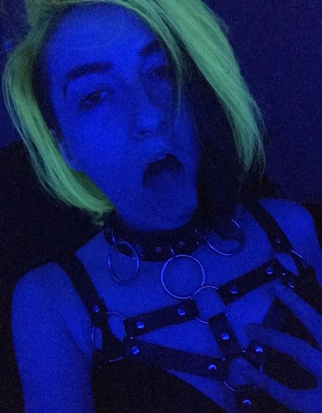 Naakte gelekte OnlyFans-foto van Deviouslilwolf