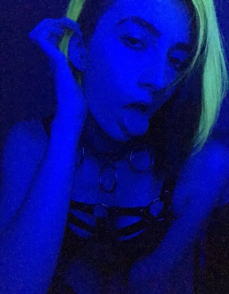 Naakte gelekte OnlyFans-foto van Deviouslilwolf