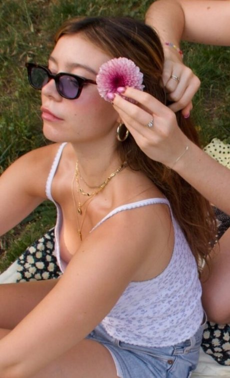 Naakte gelekte OnlyFans-foto van G Hannelius