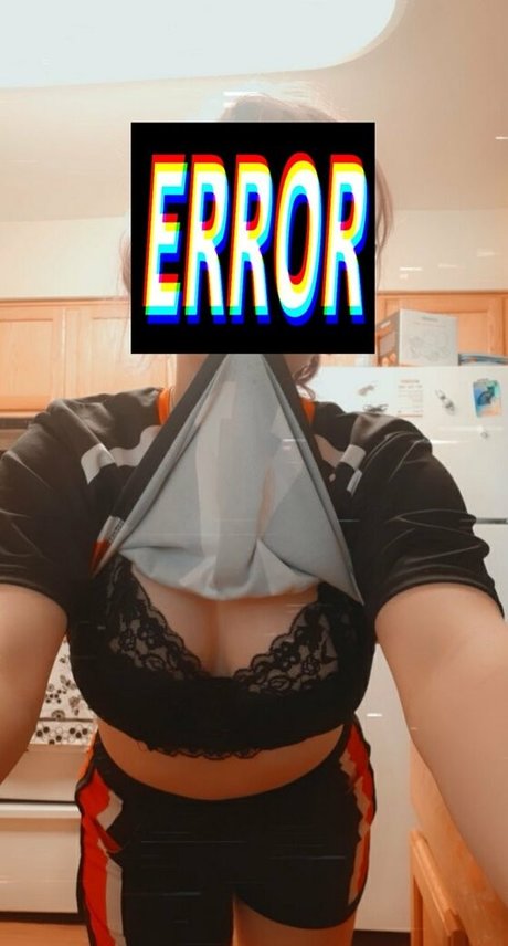 Naakte gelekte OnlyFans-foto van Lunarashe
