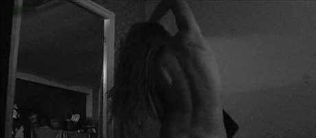 Naakte gelekte OnlyFans-foto van Isild Le Besco