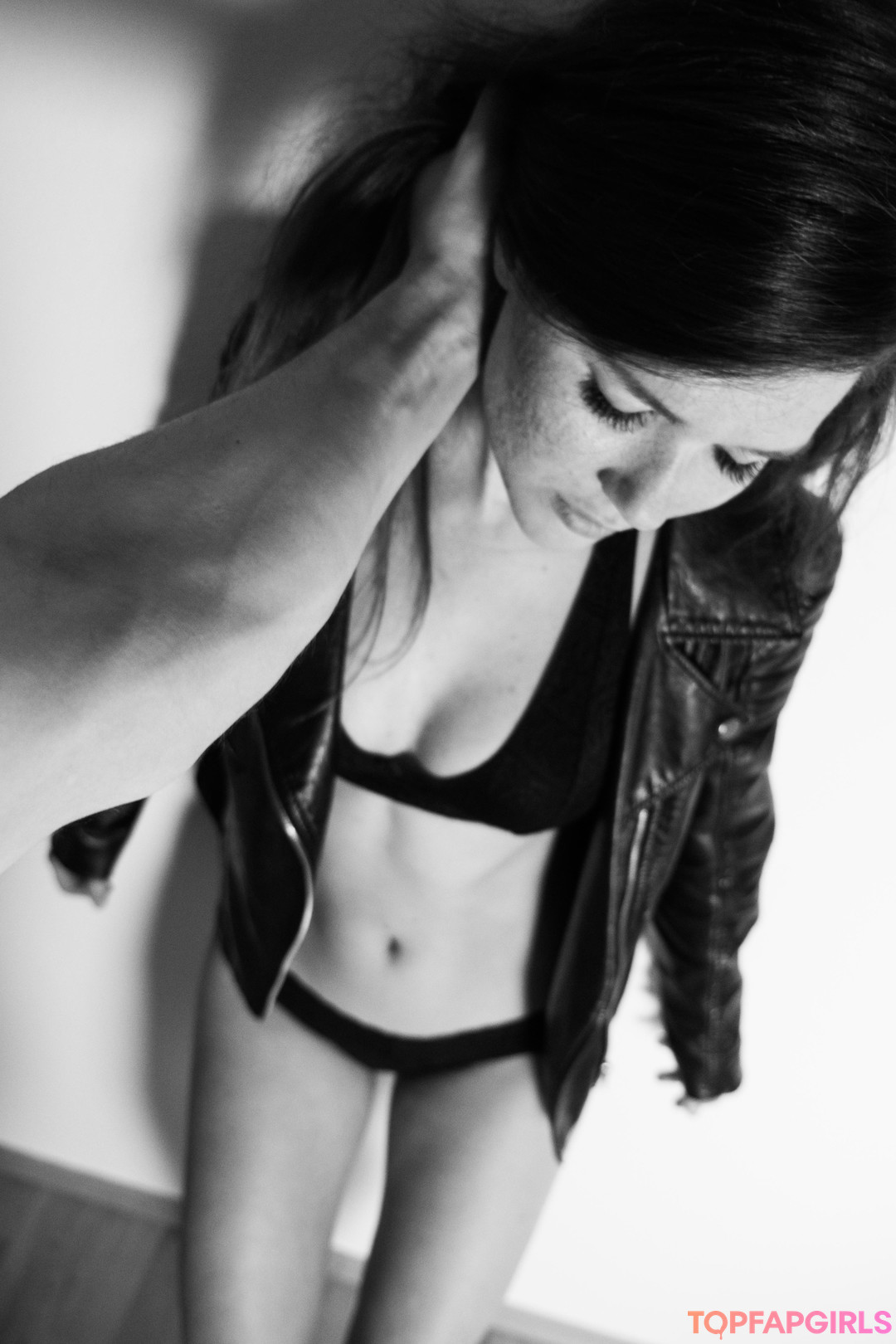 Naakte gelekte OnlyFans-foto van Mia Sollis #1173