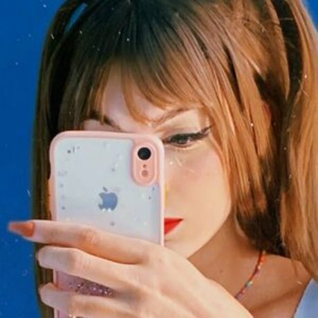 Naakte gelekte OnlyFans-foto van Laura Reizi