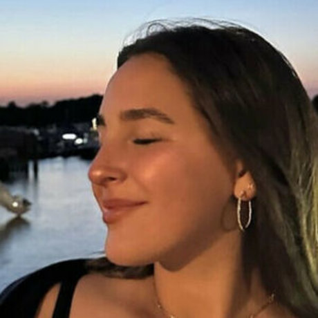 Naakte gelekte OnlyFans-foto van Layla Khalily