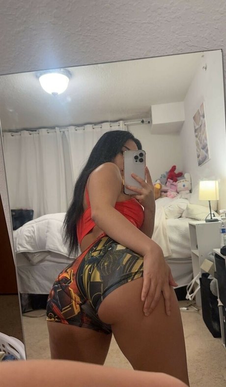 Naakte gelekte OnlyFans-foto van Samantha Yang Hmong
