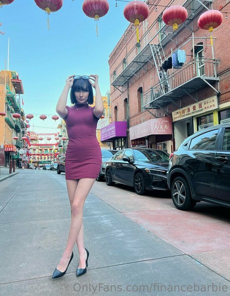 Naakte gelekte OnlyFans-foto van Financebarbie