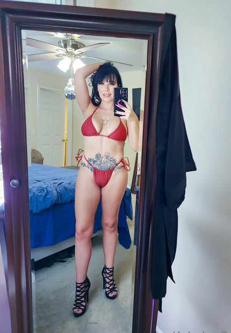 Naakte gelekte OnlyFans-foto van Kekelou2