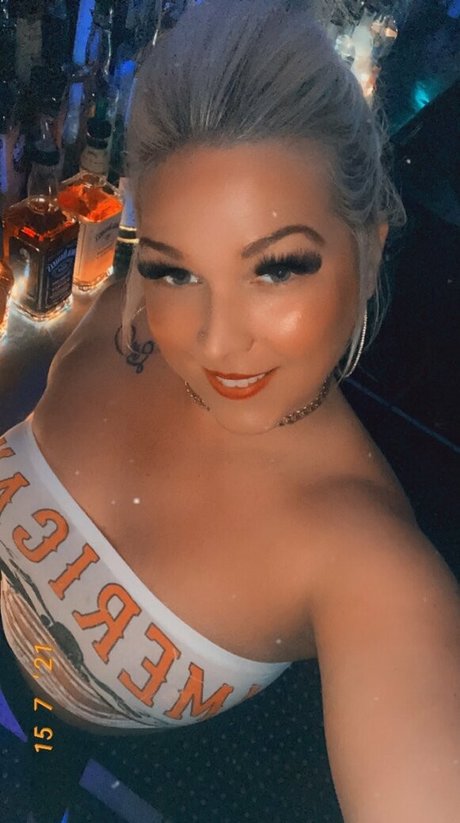 Naakte gelekte OnlyFans-foto van Msbayfree