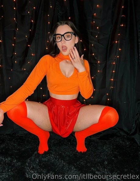 Naakte gelekte OnlyFans-foto van Itllbeoursecretlex