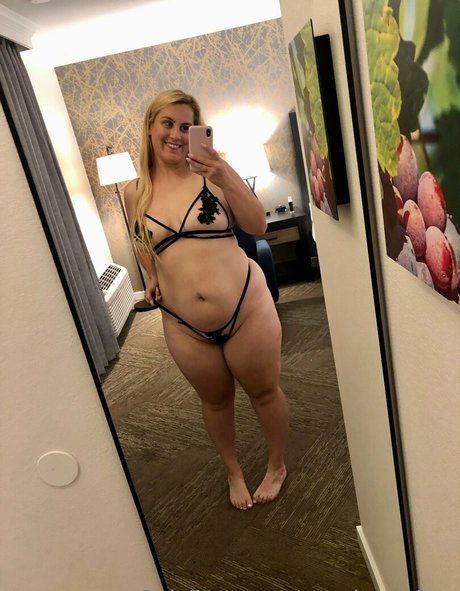 Naakte gelekte OnlyFans-foto van Peachycatfree
