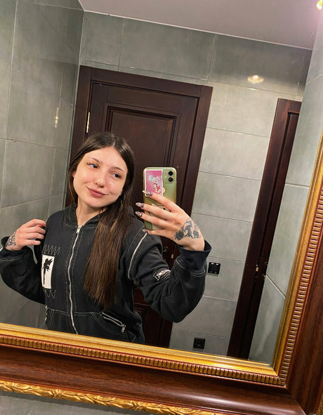 Naakte gelekte OnlyFans-foto van Evataft