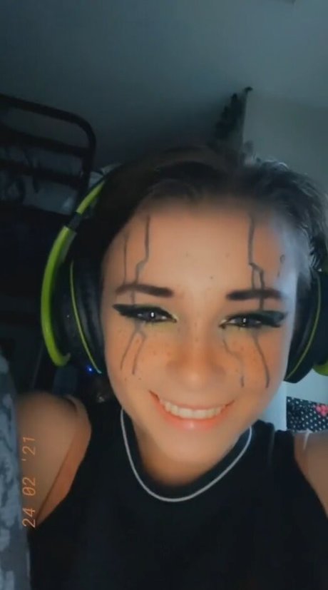 Naakte gelekte OnlyFans-foto van Izassassin