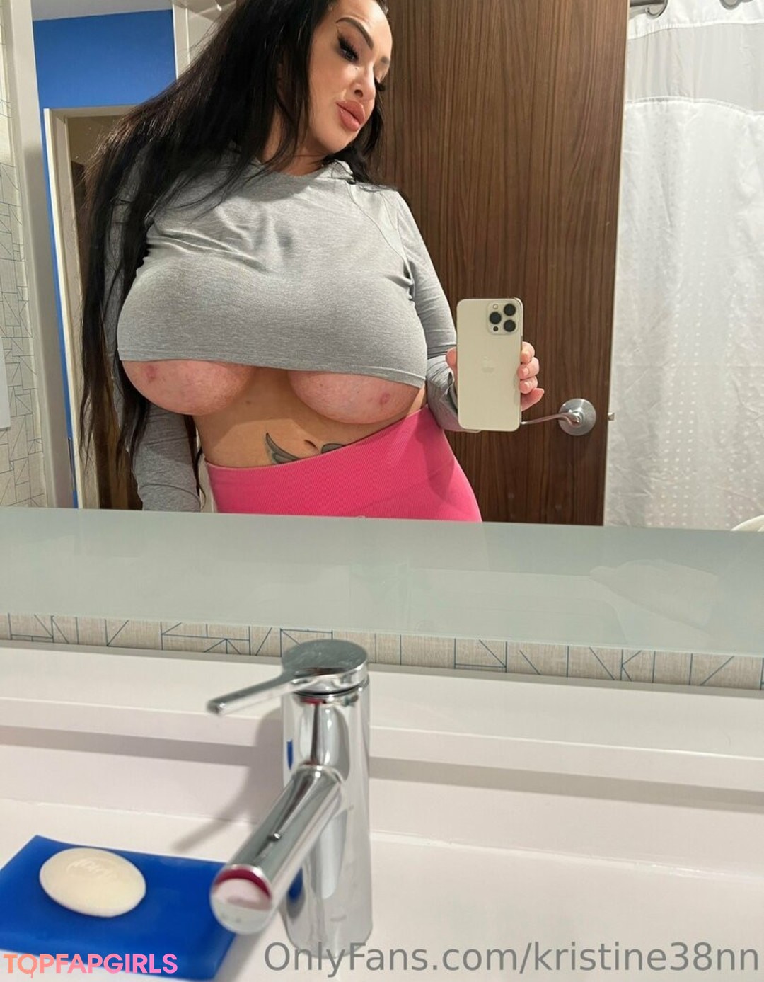 Naakte gelekte OnlyFans-foto van Kristine 38nn #23 Naakte gelekte OnlyFans-foto van Kristine 38nn #23