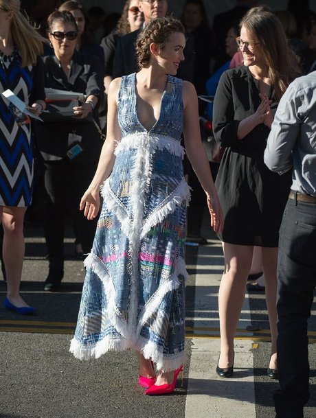 Naakte gelekte OnlyFans-foto van Elizabeth Henstridge