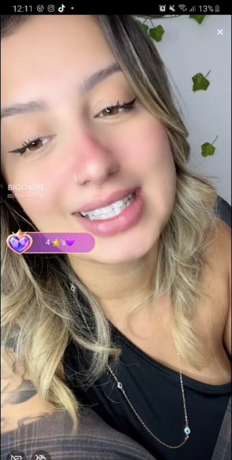 Naakte gelekte OnlyFans-foto van Trimonica