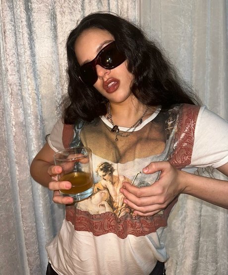 Naakte gelekte OnlyFans-foto van Rosalia