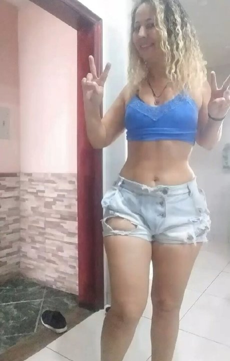 Naakte gelekte OnlyFans-foto van Soninha Coroa