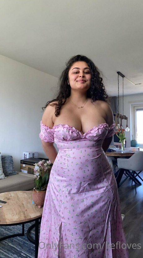 Naakte gelekte OnlyFans-foto van Liefloves