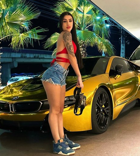 Naakte gelekte OnlyFans-foto van Bia Miranda