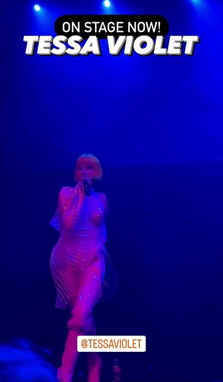 Naakte gelekte OnlyFans-foto van Tessa Violet