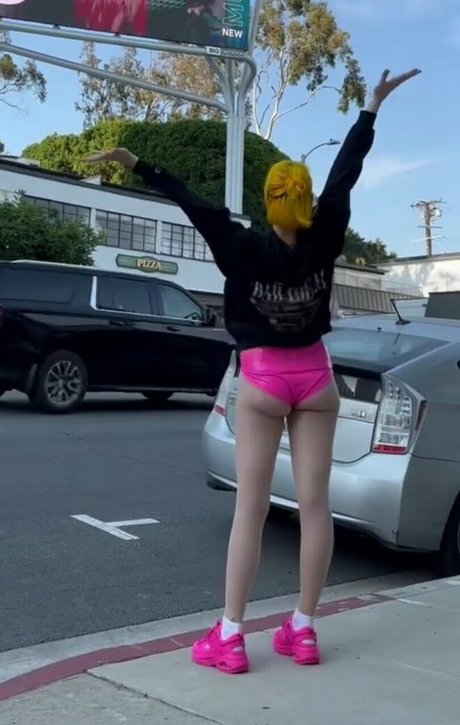 Tessa Violet