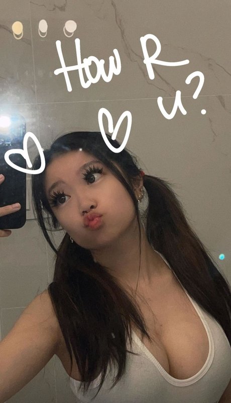 Naakte gelekte OnlyFans-foto van Fruitypoppin