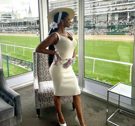 Naakte gelekte OnlyFans-foto van Taylor Rooks
