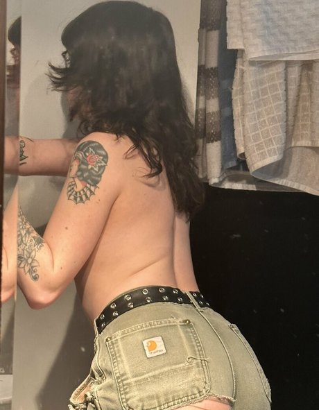 Naakte gelekte OnlyFans-foto van Strawberrybb