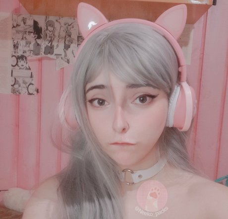 Naakte gelekte OnlyFans-foto van Neeko