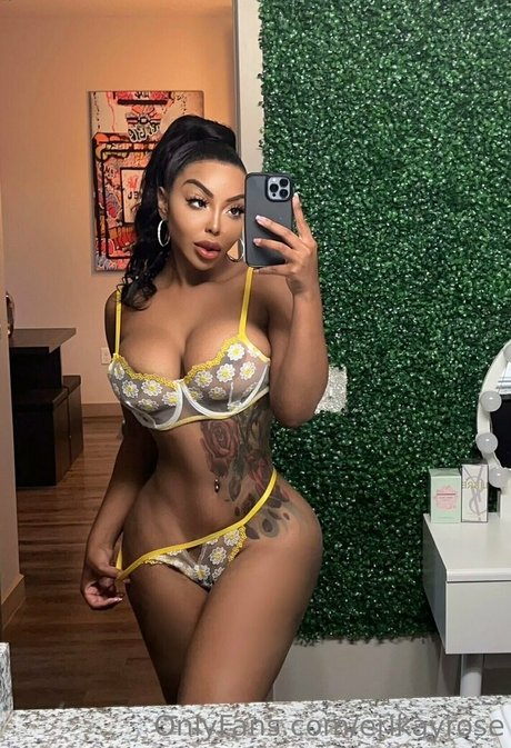 Naakte gelekte OnlyFans-foto van Erikayrose