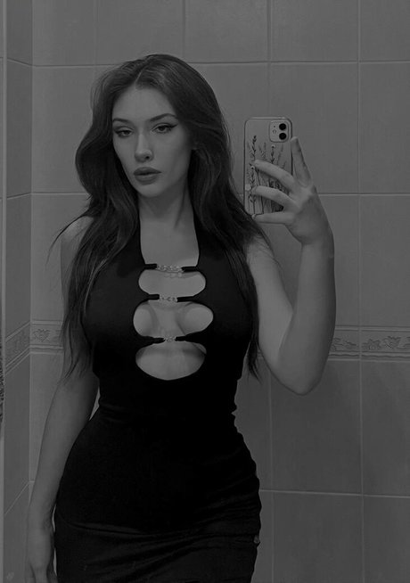 Naakte gelekte OnlyFans-foto van Miheeeeeva
