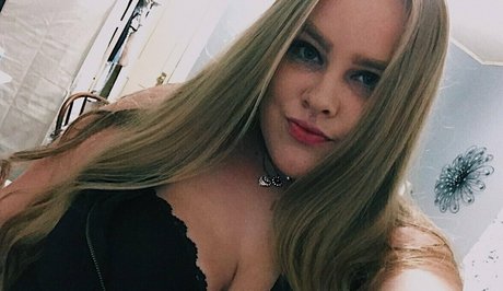 Naakte gelekte OnlyFans-foto van Princessolive742