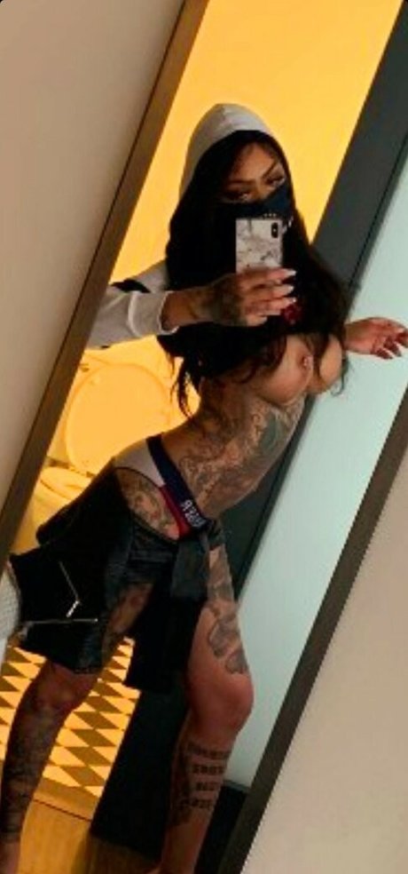 Naakte gelekte OnlyFans-foto van Amanda Mcnair