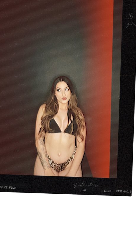 Naakte gelekte OnlyFans-foto van Melanie 