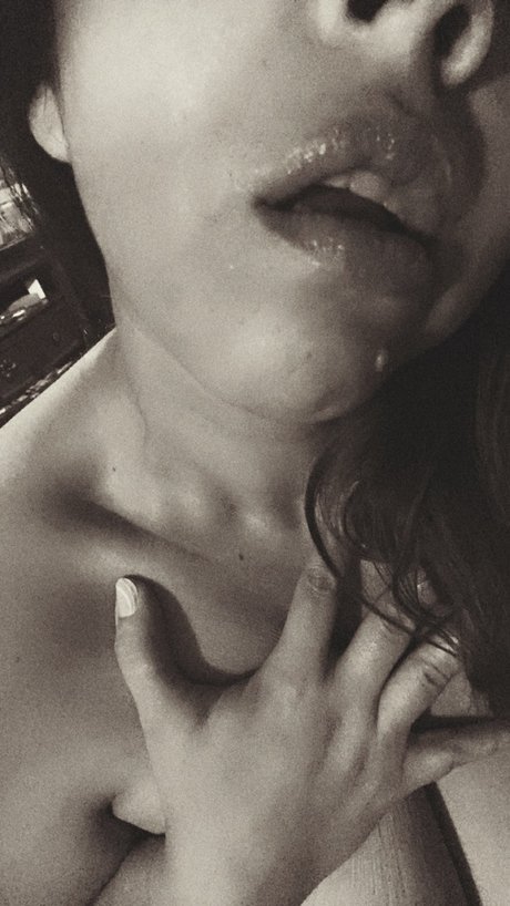 Naakte gelekte OnlyFans-foto van Latina Nurse