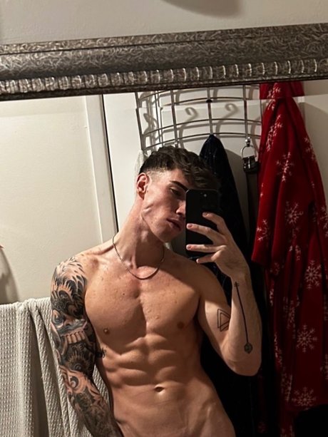 Naakte gelekte OnlyFans-foto van Asa