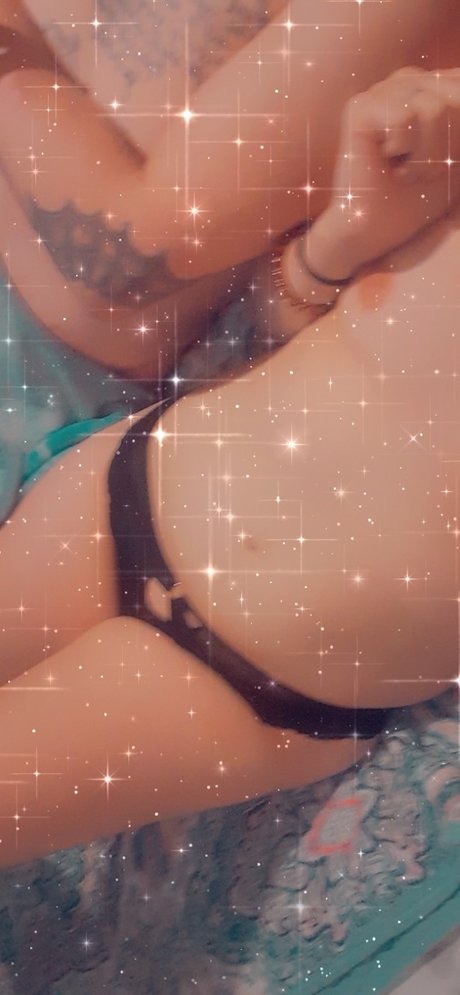 Naakte gelekte OnlyFans-foto van Penelope Lane