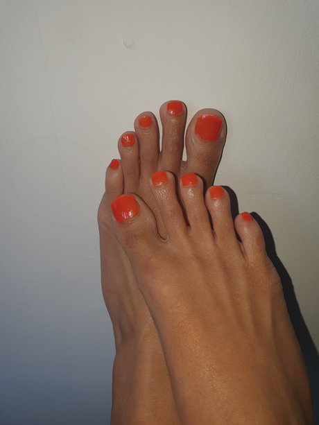 Naakte gelekte OnlyFans-foto van Paintednails