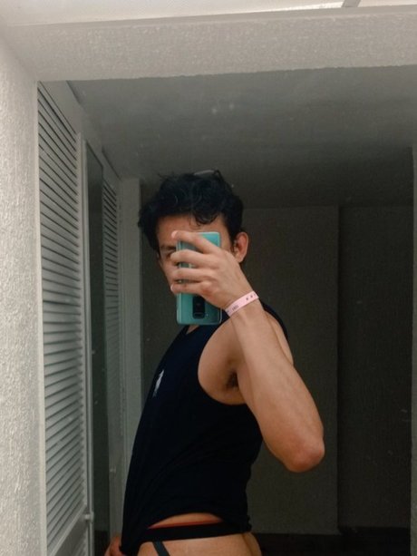 Naakte gelekte OnlyFans-foto van Pablo S