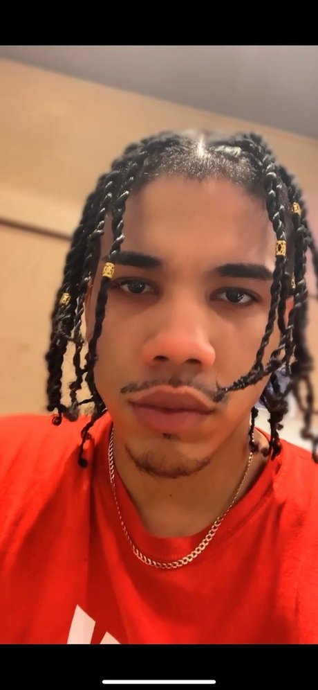 Naakte gelekte OnlyFans-foto van D Will