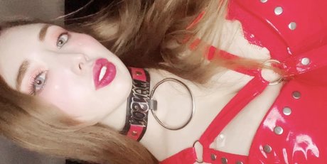 Naakte gelekte OnlyFans-foto van Minne