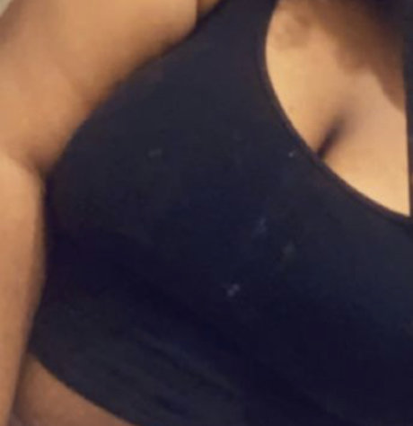 Naakte gelekte OnlyFans-foto van Queenk