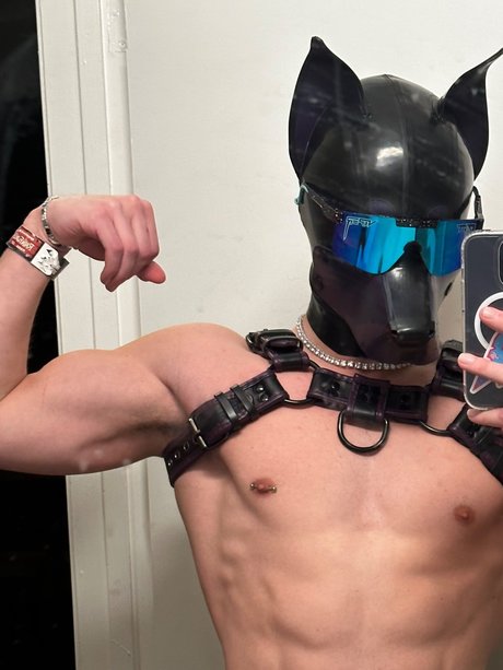 Naakte gelekte OnlyFans-foto van Royce