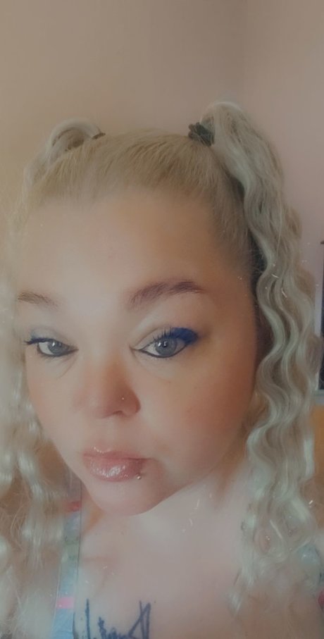 Naakte gelekte OnlyFans-foto van Prosthetic Princess